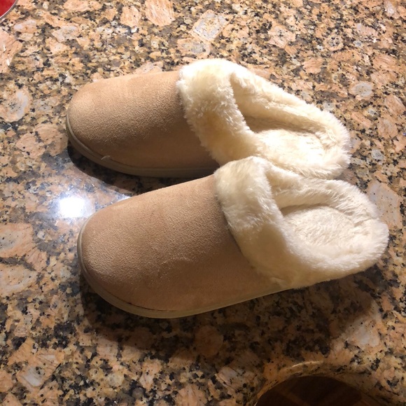 Slippers - Picture 2 of 2